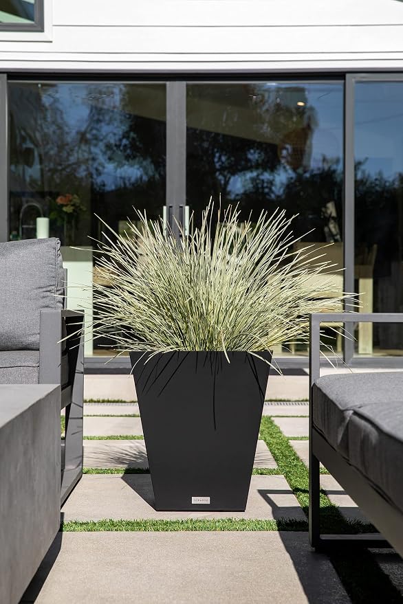 Veradek Pure Series Nobleton Plastic Planter - Image 5